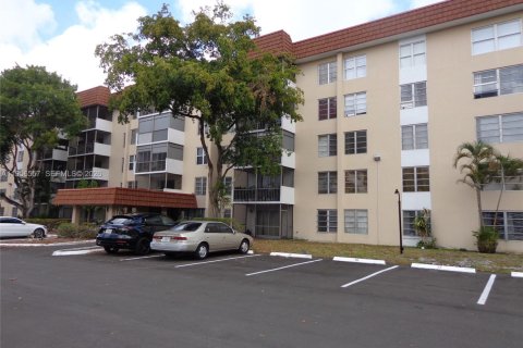 Condominio en venta en Lauderhill, Florida, 2 dormitorios, 90.3 m2 № 2011404 - foto 22