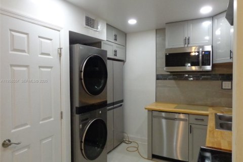 Condominio en venta en Lauderhill, Florida, 2 dormitorios, 90.3 m2 № 2011404 - foto 3