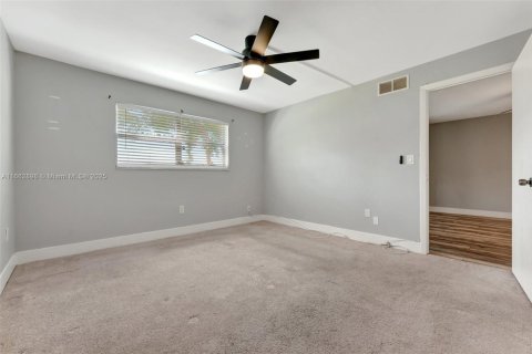 Condo in Sunrise, Florida, 2 bedrooms  № 1864174 - photo 21
