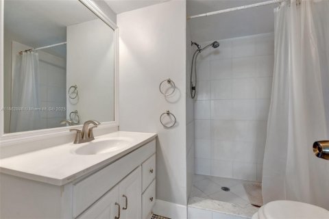 Condo in Sunrise, Florida, 2 bedrooms  № 1864174 - photo 22