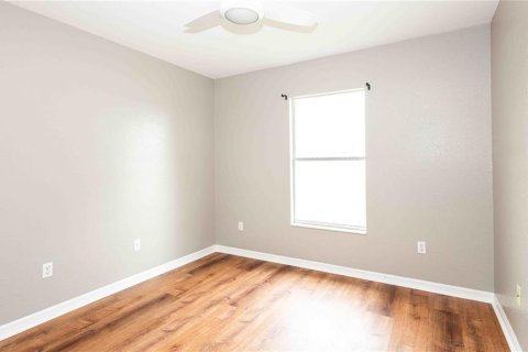 House in Auburndale, Florida 4 bedrooms, 212.19 sq.m. № 1900328 - photo 28