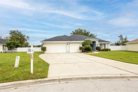 House in Auburndale, Florida 4 bedrooms, 212.19 sq.m. № 1900328 - photo 4