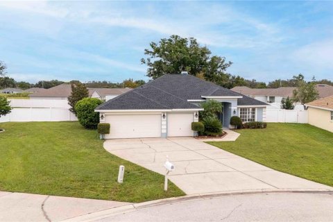 House in Auburndale, Florida 4 bedrooms, 212.19 sq.m. № 1900328 - photo 6