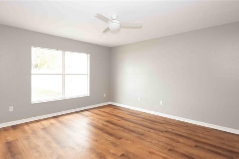 House in Auburndale, Florida 4 bedrooms, 212.19 sq.m. № 1900328 - photo 19