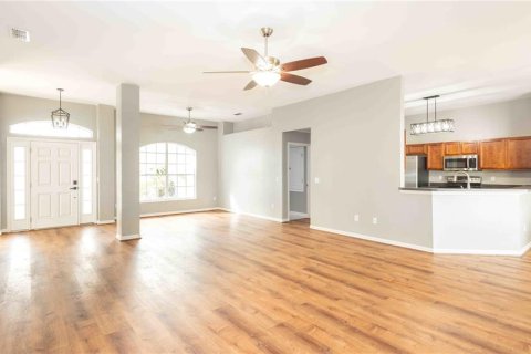 House in Auburndale, Florida 4 bedrooms, 212.19 sq.m. № 1900328 - photo 14