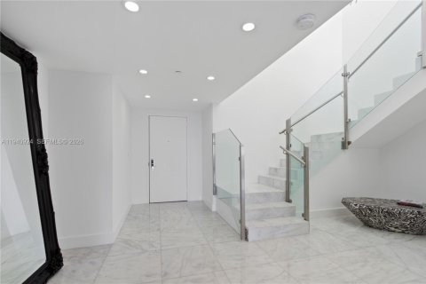 Condo in Hallandale Beach, Florida, 3 bedrooms  № 2053006 - photo 24