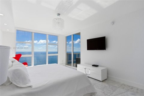 Condo in Hallandale Beach, Florida, 3 bedrooms  № 2053006 - photo 14