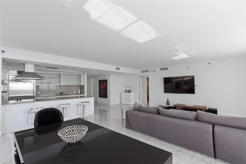 Condo in Hallandale Beach, Florida, 3 bedrooms  № 2053006 - photo 5