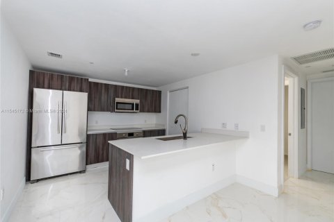 Condo in Miami, Florida, 3 bedrooms  № 1812198 - photo 8