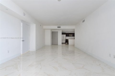 Condo in Miami, Florida, 3 bedrooms  № 1812198 - photo 6