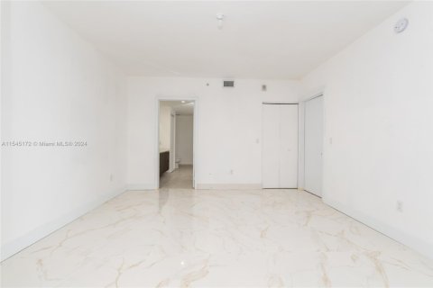 Condo in Miami, Florida, 3 bedrooms  № 1812198 - photo 14