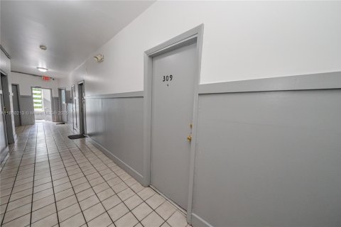 Immobilier commercial à vendre à Miami, Floride № 1961211 - photo 13