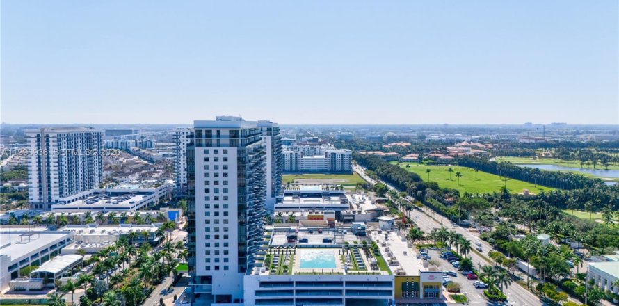 Condo in Doral, Florida, 2 bedrooms  № 2058275