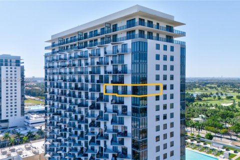 Condo in Doral, Florida, 2 bedrooms  № 2058275 - photo 2