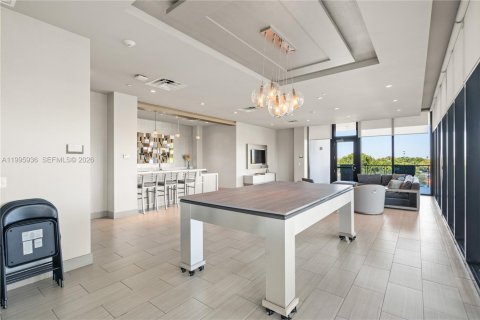 Condo in Doral, Florida, 2 bedrooms  № 2058275 - photo 19