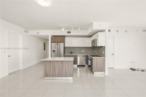 Condo in Doral, Florida, 2 bedrooms  № 2058275 - photo 14