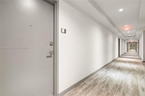 Condo in Doral, Florida, 2 bedrooms  № 2058275 - photo 4