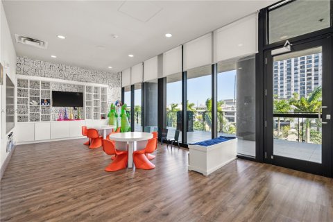 Condo in Doral, Florida, 2 bedrooms  № 2058275 - photo 18