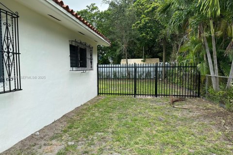 Villa ou maison à louer à Miami, Floride: 3 chambres, 162.21 m2 № 1987140 - photo 6