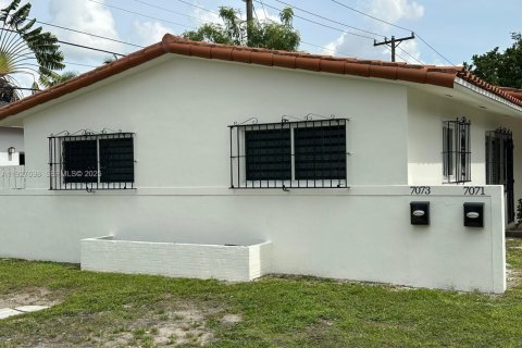 Villa ou maison à Miami, Floride 3 chambres, 162.21 m2 № 1987140