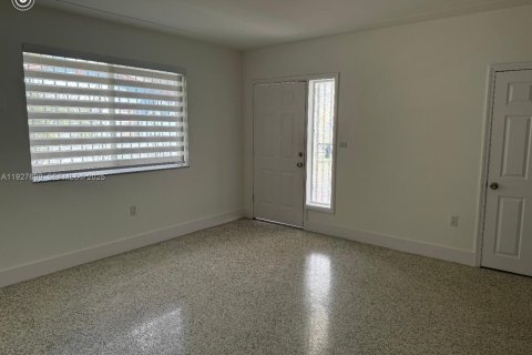 Villa ou maison à louer à Miami, Floride: 3 chambres, 162.21 m2 № 1987140 - photo 22