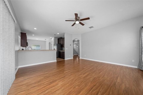Casa en alquiler en Orlando, Florida, 4 dormitorios, 210.05 m2 № 1918929 - foto 12