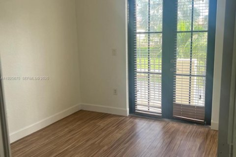 Снять в аренду таунхаус в Хомстед, Флорида 3 спальни, 153.85м2, № 1986137 - фото 19