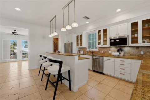 Villa ou maison à vendre à Anna Maria, Floride: 4 chambres, 260.5 m2 № 2149792 - photo 13