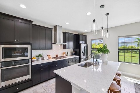 House in Apollo Beach, Florida 5 bedrooms, 244.24 sq.m. № 1824069 - photo 10