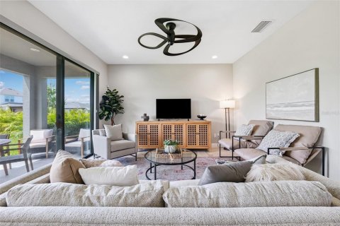 House in Apollo Beach, Florida 5 bedrooms, 244.24 sq.m. № 1824069 - photo 7