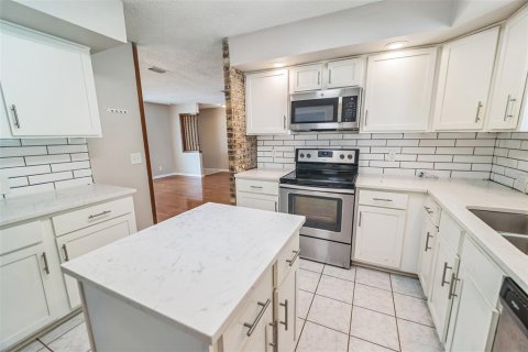 House in Jacksonville, Florida 3 bedrooms, 172.24 sq.m. № 1844948 - photo 12