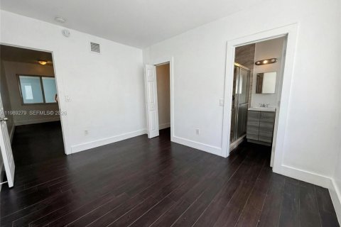 Apartamento en alquiler en Miami, Florida, 1 dormitorio, 47.84 m2 № 2051741 - foto 9