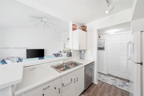 Copropriété à vendre à Davie, Floride: 1 chambre, 76.46 m2 № 2046927 - photo 11