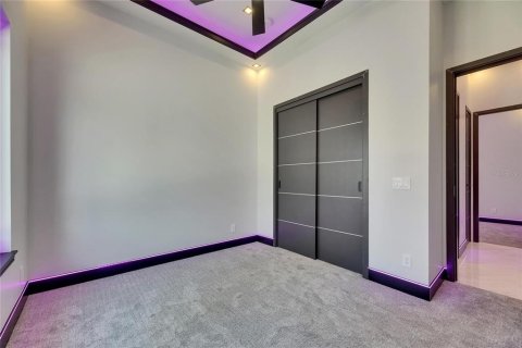 Купить виллу или дом в Аполло-Бич, Флорида 8 комнат, 196.49м2, № 1757731 - фото 9