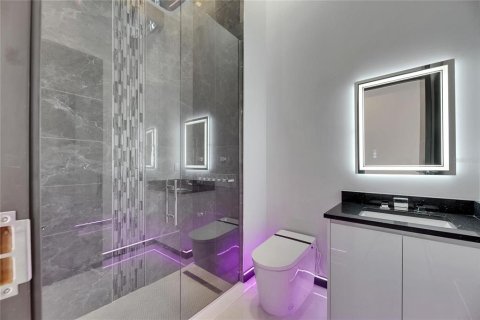 Купить виллу или дом в Аполло-Бич, Флорида 8 комнат, 196.49м2, № 1757731 - фото 21