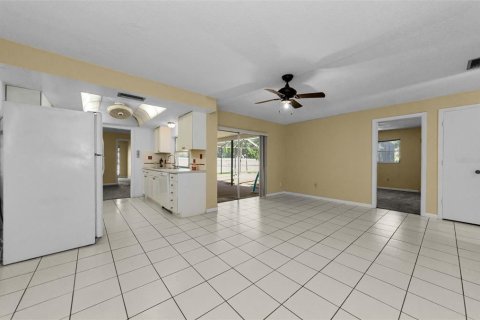 House in Clearwater, Florida 4 bedrooms, 172.33 sq.m. № 1784537 - photo 15