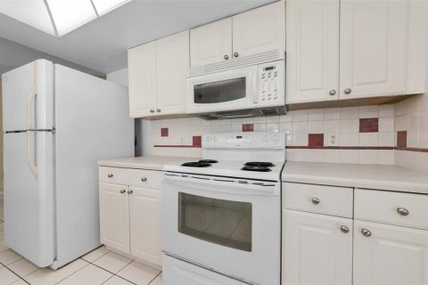 House in Clearwater, Florida 4 bedrooms, 172.33 sq.m. № 1784537 - photo 14