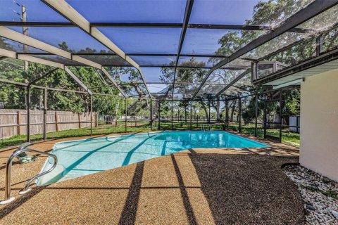 House in Clearwater, Florida 4 bedrooms, 172.33 sq.m. № 1784537 - photo 2