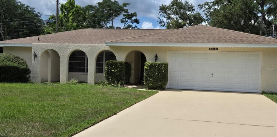 House in Clearwater, Florida 4 bedrooms, 172.33 sq.m. № 1784537
