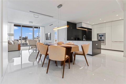 Copropriété à louer à Miami, Floride: 2 chambres, 146.6 m2 № 1956022 - photo 3