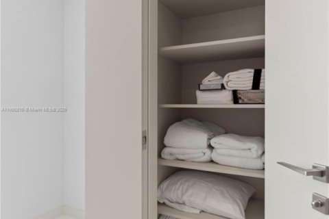 Copropriété à louer à Miami, Floride: 2 chambres, 146.6 m2 № 1956022 - photo 18