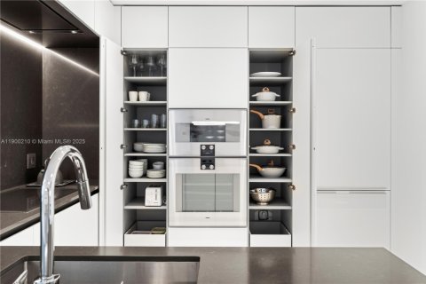 Copropriété à louer à Miami, Floride: 2 chambres, 146.6 m2 № 1956022 - photo 7