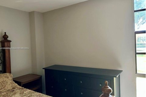 Condo in Aventura, Florida, 1 bedroom  № 1705921 - photo 13