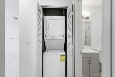 Купить кондоминиум в Корал-Спрингс, Флорида 2 спальни, 73.39м2, № 1971011 - фото 15