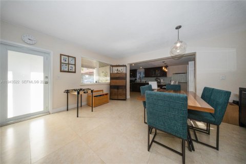 Villa ou maison à louer à Miami, Floride: 3 chambres, 143.63 m2 № 2000504 - photo 4