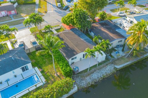Villa ou maison à louer à Miami, Floride: 3 chambres, 143.63 m2 № 2000504 - photo 20