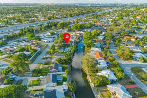 Villa ou maison à louer à Miami, Floride: 3 chambres, 143.63 m2 № 2000504 - photo 21