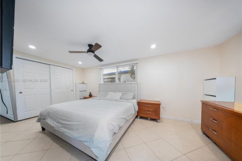 Villa ou maison à louer à Miami, Floride: 3 chambres, 143.63 m2 № 2000504 - photo 8