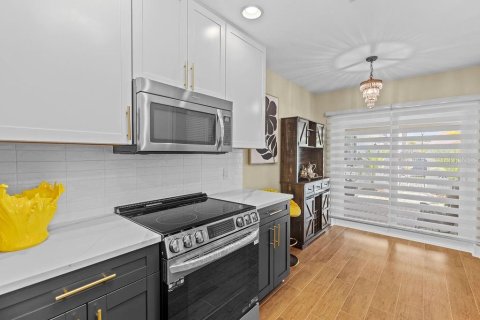Condominio en venta en Saint Petersburg, Florida, 2 dormitorios, 130.06 m2 № 2221263 - foto 10