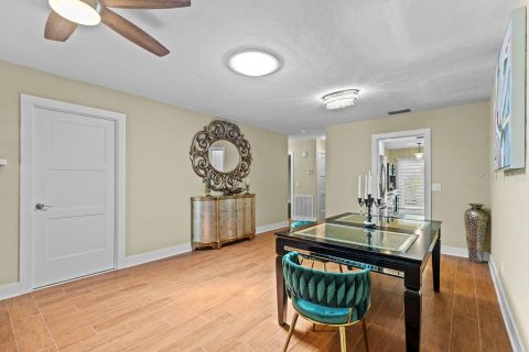 Condominio en venta en Saint Petersburg, Florida, 2 dormitorios, 130.06 m2 № 2221263 - foto 8